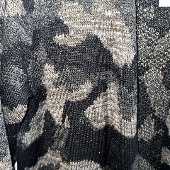 NWT ladies size Large cardigan - Picture 3 of 5